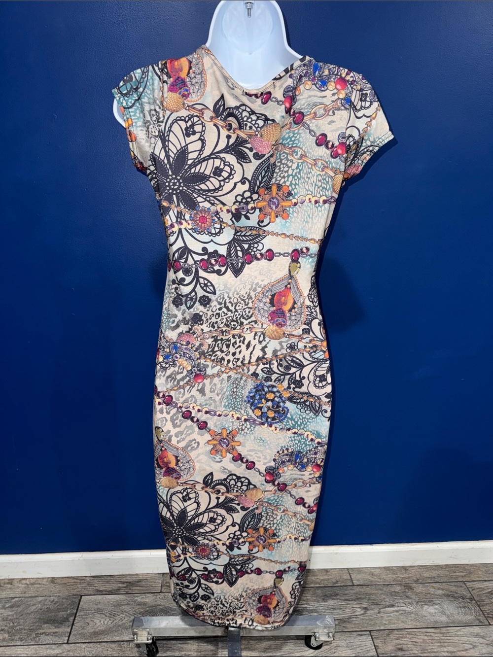 Jolie Moi - Beige Printed Midi Dress Size Small - Picture 5 of 15